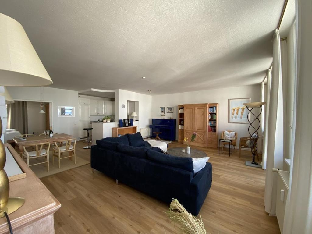 Villa Seeblick Warnemuende - Fewo Mit Meerblick Und Balkon Direkt Am Strand Fuer 2-4 Pers Rostock Exterior photo