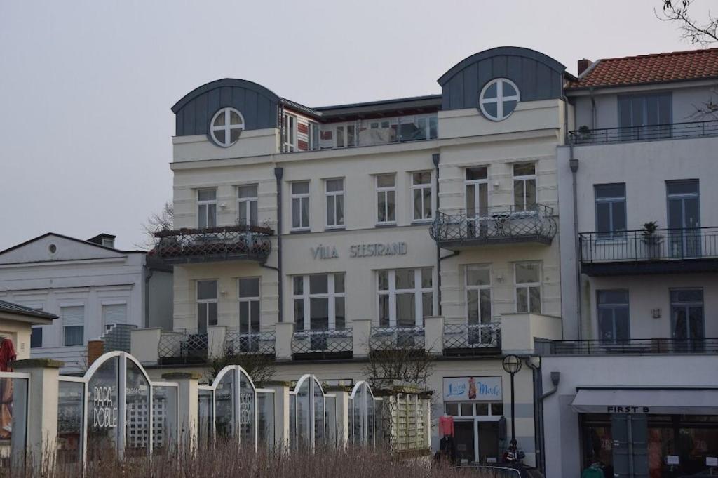 Villa Seeblick Warnemuende - Fewo Mit Meerblick Und Balkon Direkt Am Strand Fuer 2-4 Pers Rostock Exterior photo